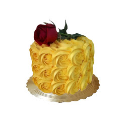 Cake amarillo con una rosa...